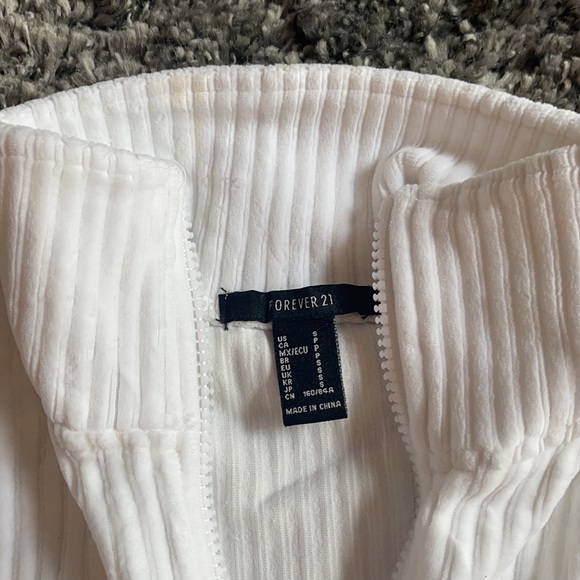 Forever 21 Cropped Sweater - Picture 2 of 2